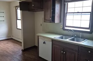 555 S Garfield Ave, Frackville, PA 17931 - Photo 6