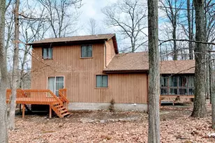 139 Dunchurch Dr, Bushkill, PA 18324 - Photo 2