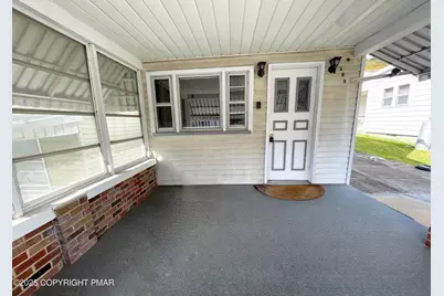  105 E Columbus Avenue, Nesquehoning, PA 18240 - Photo 4