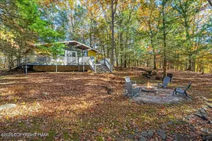 543 Clubhouse Dr, East Stroudsburg, PA 18302 - Photo 2