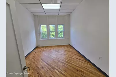  110 Pennsylvania Ave, Unit 206, Bangor, PA 18013 - Photo 1