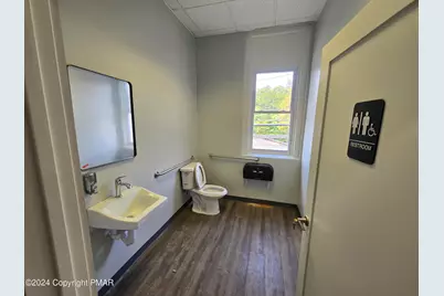  110 Pennsylvania Ave, Unit 206, Bangor, PA 18013 - Photo 4