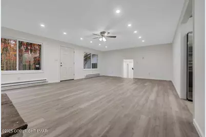  752 Toll Road, Effort, PA 18330 - Photo 10