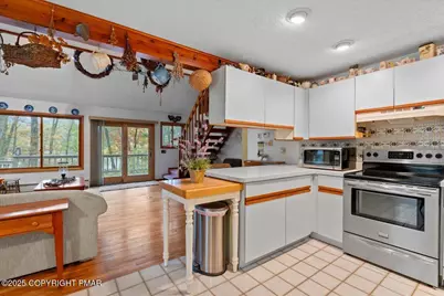  262 Fawn Lake Drive, Hawley, PA 18428 - Photo 16