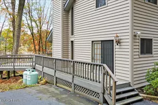 262 Fawn Lake Dr, Hawley, PA 18428 - Photo 6