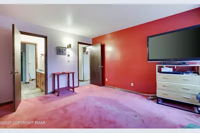  385 Saunders Drive, Bushkill, PA 18324 - Photo 24