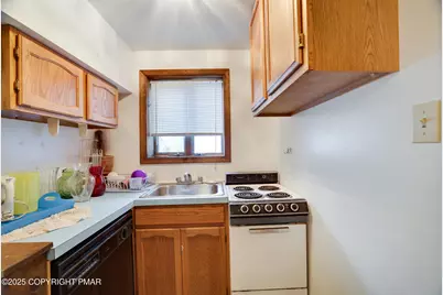  385 Saunders Drive, Bushkill, PA 18324 - Photo 10