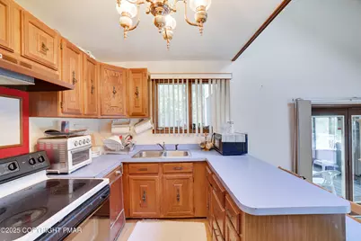  385 Saunders Drive, Bushkill, PA 18324 - Photo 16