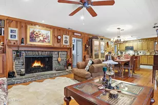 519 Pheasant Ln, Buck Hill Falls, PA 18323 - Photo 10