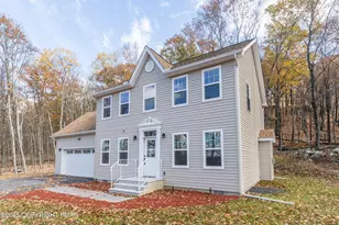 4263 Winchester Way, Bushkill, PA 18324 - Photo 2