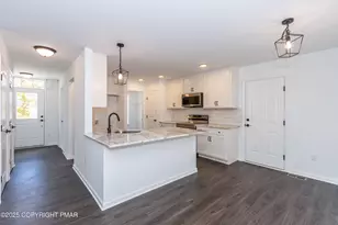 4263 Winchester Way, Bushkill, PA 18324 - Photo 10