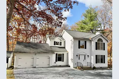  104 Dunchurch Drive, Bushkill, PA 18324 - Photo 1