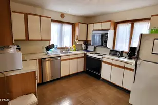 130 Bellingham Dr, Bushkill, PA 18324 - Photo 6