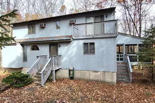 130 Bellingham Dr, Bushkill, PA 18324 - Photo 1