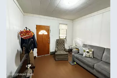  218 E Columbia Avenue, Mount Carmel, PA 17851 - Photo 4