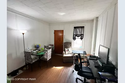  218 E Columbia Avenue, Mount Carmel, PA 17851 - Photo 6