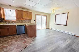 9040 Idlewild Dr, Tobyhanna, PA 18466 - Photo 6