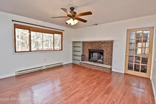 3282 Bluebird Dr, Bushkill, PA 18324 - Photo 2