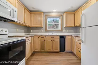  760 Hudson Street, Hawley, PA 18428 - Photo 10