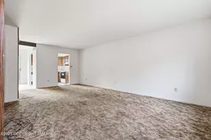 1247 Chateau Dr, East Stroudsburg, PA 18302 - Photo 4