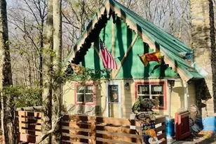 46 Wood St, Lake Harmony, PA 18624 - Photo 2