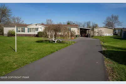  183 Greenbriar Drive, Bath, PA 18014 - Photo 4