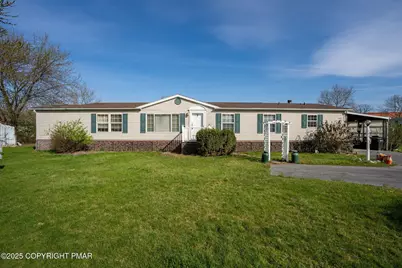  183 Greenbriar Drive, Bath, PA 18014 - Photo 2