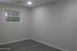 2556 N Delaware Dr, Mount Bethel, PA 18343 - Photo 20