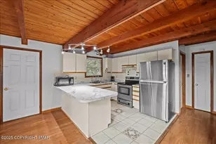 605 Clearview Dr, Long Pond, PA 18334 - Photo 10