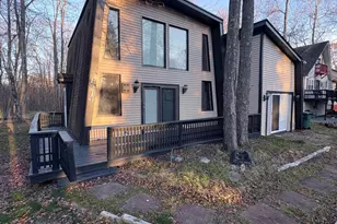 5607 Pembrook Dr, Tobyhanna, PA 18466 - Photo 1