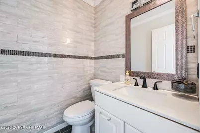  205 Regent Street, Bushkill, PA 18324 - Photo 28