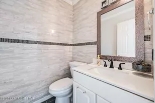 205 Regent St, Bushkill, PA 18324 - Photo 28