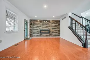 205 Regent St, Bushkill, PA 18324 - Photo 8