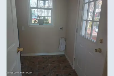  494 Country Place Drive, Tobyhanna, PA 18466 - Photo 4