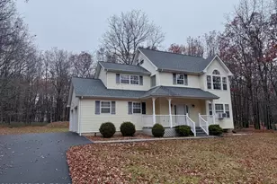 2664 Tacoma Dr, Blakeslee, PA 18610 - Photo 2