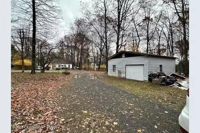  869 Toll Road, Effort, PA 18330 - Photo 8