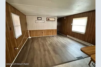  869 Toll Road, Effort, PA 18330 - Photo 12