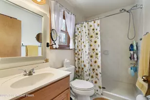 1392 Whispering Hills Ct, Effort, PA 18330 - Photo 16