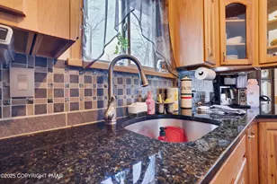 1055 Hunter Dr, Tobyhanna, PA 18466 - Photo 12