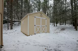 169 Shiny Mountain Rd, Greentown, PA 18426 - Photo 4