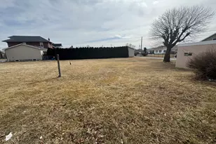 807 Chestnut St, Coplay, PA 18037 - Photo 2