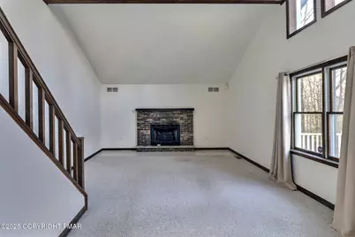  641 Long Mountain Road, Effort, PA 18330 - Photo 14
