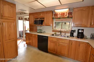 2761 Eckerts Ln, Bath, PA 18014 - Photo 4