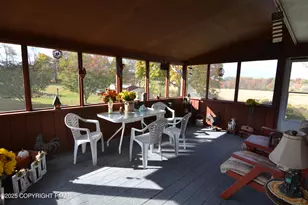 2761 Eckerts Ln, Bath, PA 18014 - Photo 14