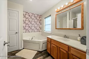 2127 Warwick Cir, Coolbaugh Township, PA 18466 - Photo 36