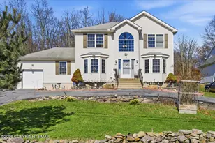 4373 Pne Rdg Dr, Bushkill, PA 18324 - Photo 1
