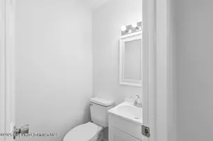 1273 Chateau Dr, East Stroudsburg, PA 18302 - Photo 10