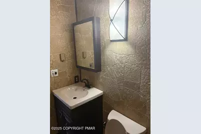  1095 Deer Run, Bushkill, PA 18324 - Photo 16