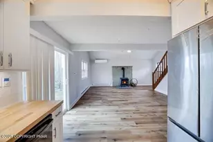 9390 Birch Ln, Tobyhanna, PA 18466 - Photo 14