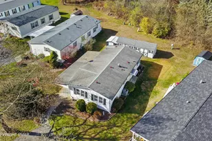 2 Hickory Hills Dr, Bath, PA 18014 - Photo 2